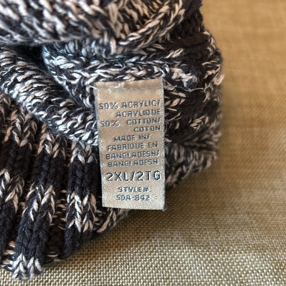 Windriver VGUC  grey and dark blue sweater. Could be unisex. - Picture 10 of 10